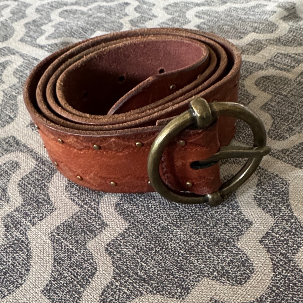 American Eagle Brown leather Belt with Brass Buckle medium with little studs